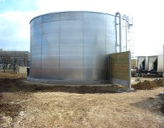 Injection under a tank